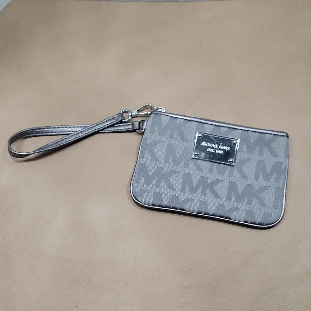 Michael Michael Kors Gray & Silver Signature Wristlet